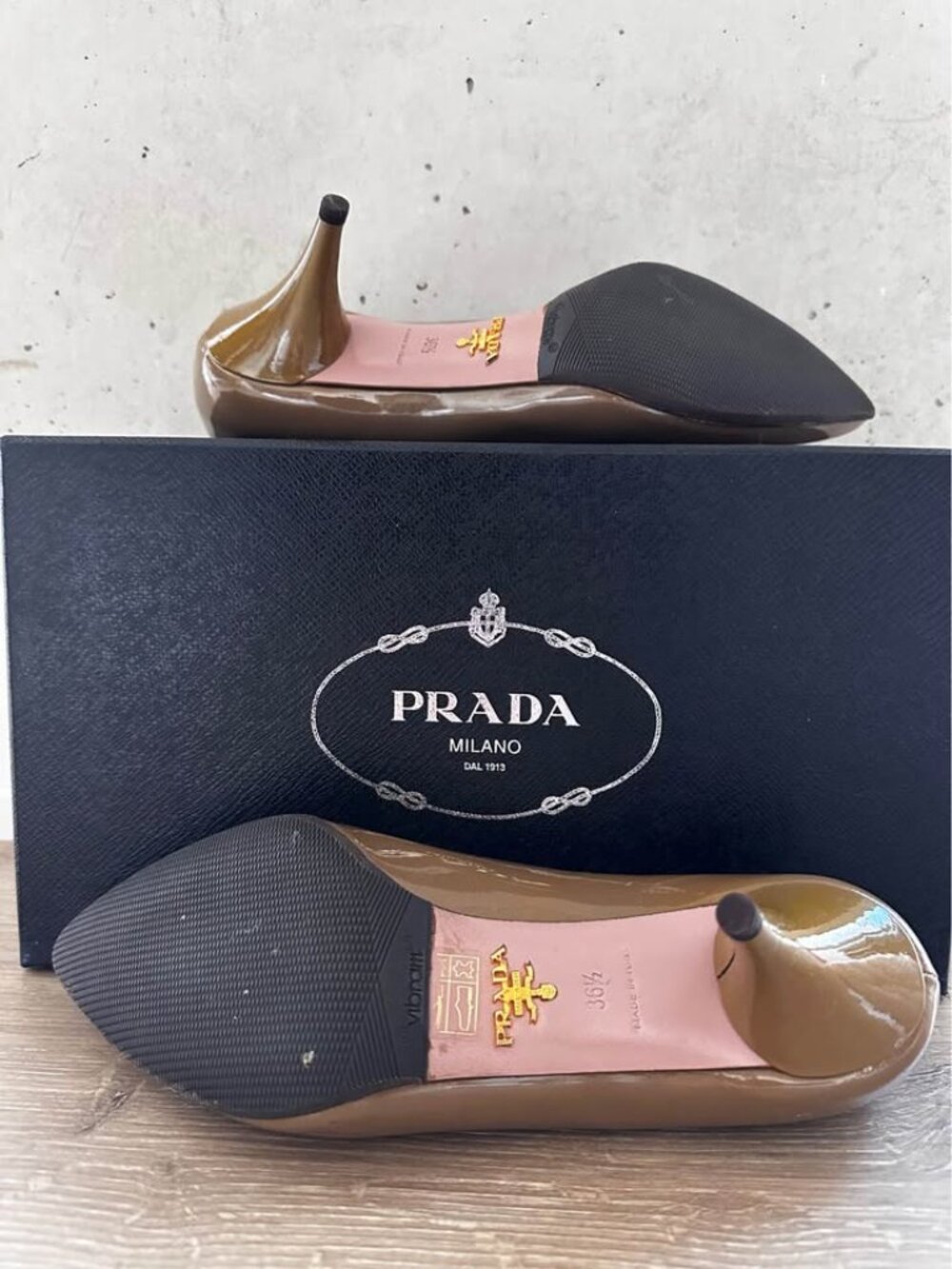 Vintage Prada Patent Leather Heels - Like-new Condition - Picture 3 of 5